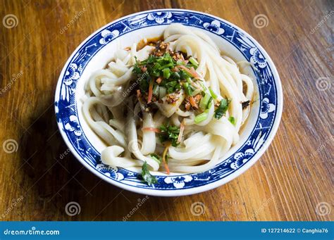 安康的特產豐富多樣，一道道美味佳餚與一片片風土特產共襄盛舉